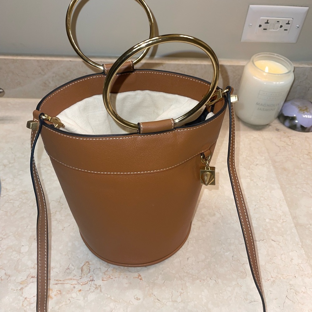 Camel Leather Bucket Bag Gold Hardware Detachable Strap Medium Size NWOT